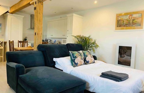 Monmouth House | The Chaff House Country Cottage