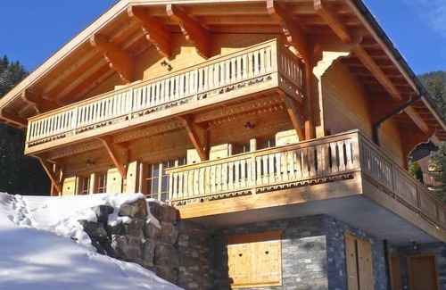 Ollon Ski Chalet | The chalet is located in Chesières, just next to Villars, 1.5km from the departure of the Roc d'Orsa