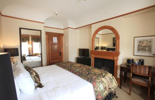 Pacific Grove Bed & Breakfast | The Charles Pacific Grove