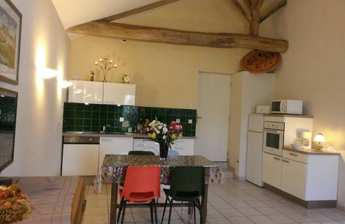 Le Poire-sur-Vie Cottage | The charm of stone and greenery. Accommodation for 4 to 8 people in the countryside.