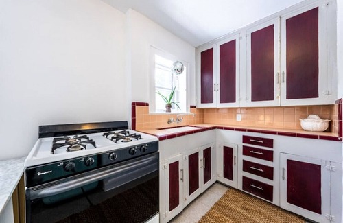 Cherrywood House | The Charmer, Super Close to UT + Downtown