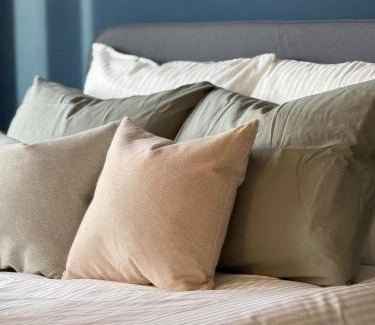 The Hague Center Apartment | The Charming chic Garden View Den Aprt R2