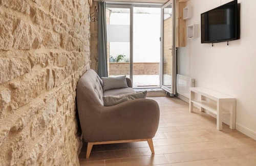 Voltaire - Saint Amour Apartment | The charming little Duguesclin 2 people Place Guichard