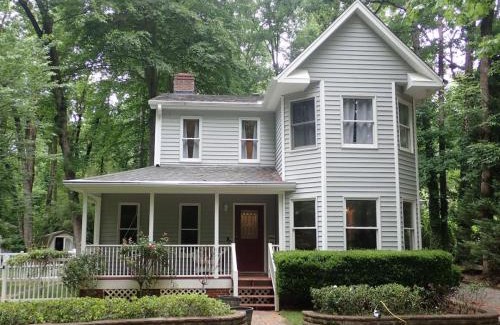 Green Valley House | The Charming Retreat at At Cascade on the creek