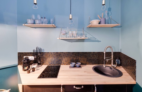 Porte-Dauphine Bed & Breakfast | The Charming Trocadero Eiffel Tower