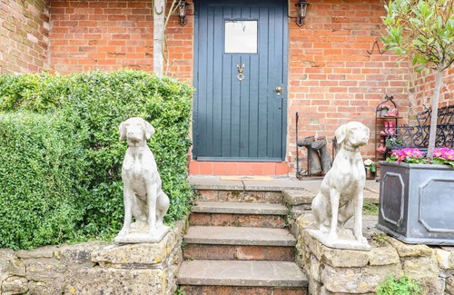 Stretton on Fosse Cottage | THE CHEESE ROOM, pet friendly, with a garden in Stretton-On-Fosse