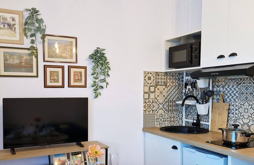 Fontaine-Bayonne-Cartoucherie Apartment | The Cherub - Cute Studio near downtown and Tram
