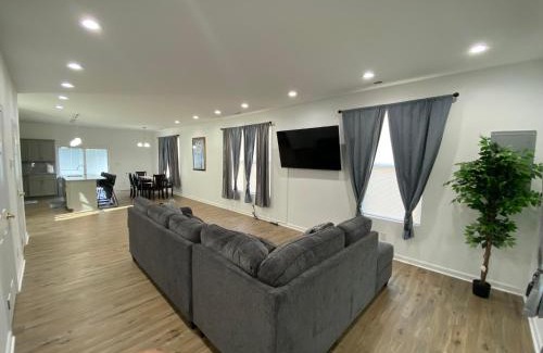 Norfolk House | The Chesapeake Gray