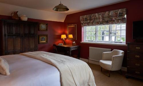Winchester Hotel | The Chestnut Horse