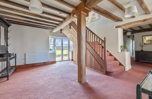 Tenbury Wells House | THE CHESTNUTS, pet friendly, with hot tub in Tenbury Wells