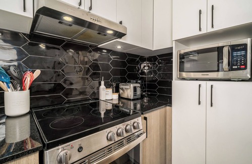 Saint-Roch Apartment | The Chic Charest | Terrace | Pool & BBQ | AC