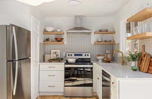 Cedar Mill Apartment | The Chic Retreat - Nestled in Cedar Mill