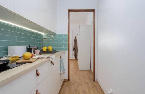 Cacilhas Apartment | The Chic Studio in Almada Velha