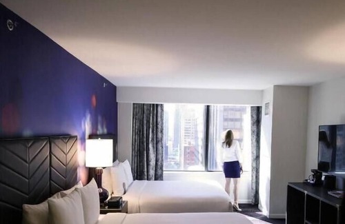 Downtown Chicago Hotel | The Chicago Hotel Collection, Mag Mile, Deluxe Double Queen - Premium Option