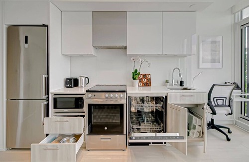 Garden District Hotel | The Cityscape by Instant Suites | PentHouse Unit