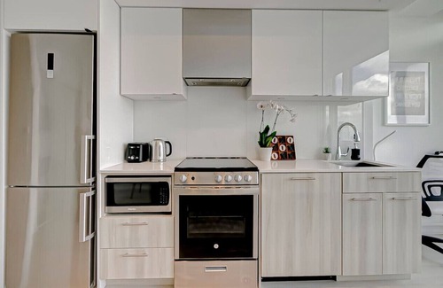 Garden District Hotel | The Cityscape by Instant Suites | PentHouse Unit