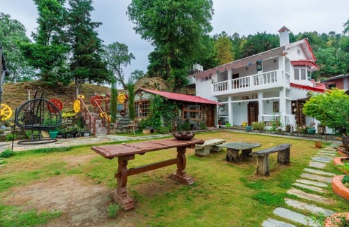 Kaul Villa | The Clay House, Mukteshwar by Ebony Stays |Cosy 4BHK Villa with Himalayan Views