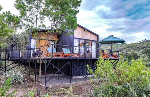 Naivasha House | The Cliffhanger - Charming 2-bedroom bungalow with epic views