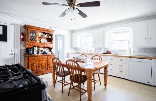 Fall River Apartment | The Clipper - 1747 Historic Isaac Pierce House 1st Floor