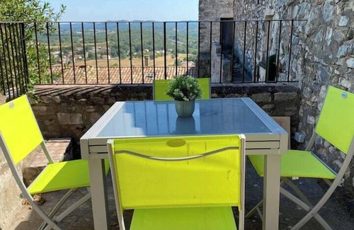 Vezenobres House | The clock at the heart of the medieval city