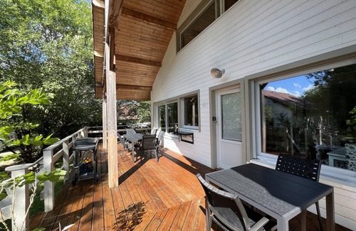 Doucier Cottage | The clock Chalain 2