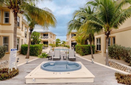 Blossom Village Condo | The Club at Little Cayman - Luxurious Living