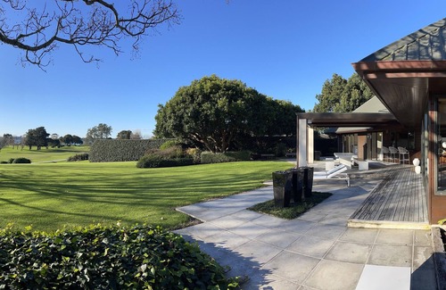Omokoroa House | The Clubhouse - Immerse yourself in tranquility