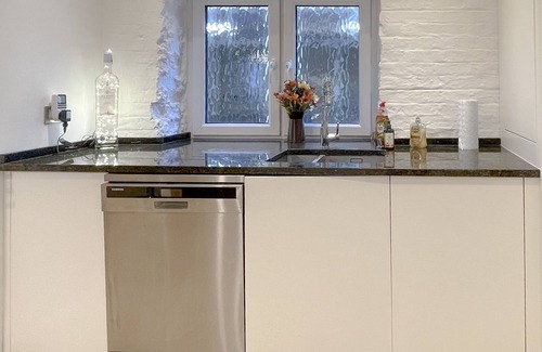 Brighton City Centre House | The Coach House - Your Perfect Private Getaway - Private Parking