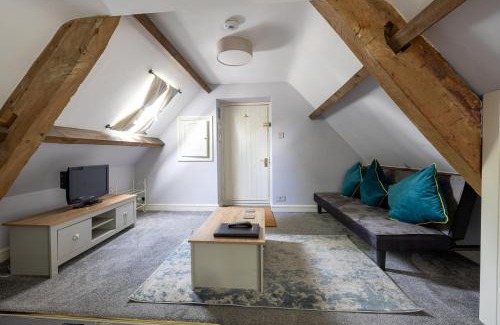 Box Apartment | The Coach House Beautiful Georgian Apartment Wifi and Parking near Bath