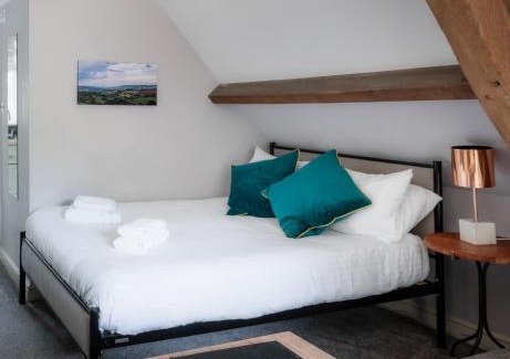 Box Apartment | The Coach House Beautiful Georgian Apartment Wifi and Parking near Bath