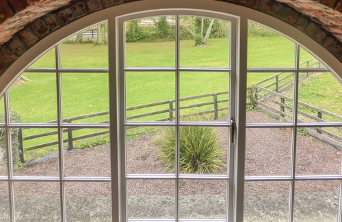 Piltown Cottage | THE COACH HOUSE, family friendly, with open fire in Piltown