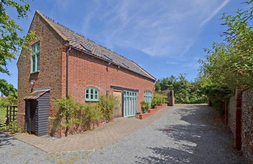 Dunwich House | The Coach House - Four Bedroom House, Sleeps 8