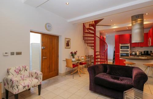 Tewkesbury House | The Coach House