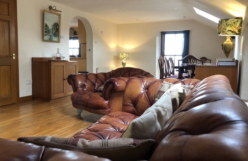 Skelmorlie Villa | The Coachhouse by the River Clyde