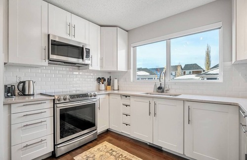 West Springs House | The Cobalt - Spacious & Family-Friendly, West End
