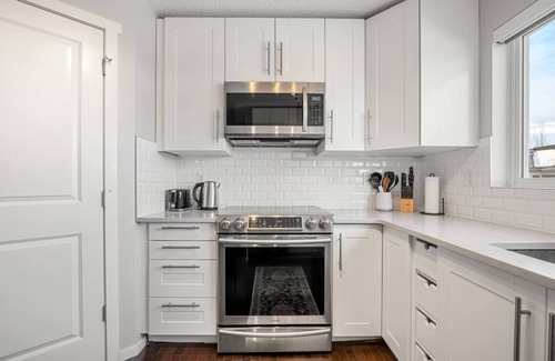West Springs House | The Cobalt - Spacious & Family-Friendly, West End