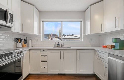 West Springs House | The Cobalt - Spacious & Family-Friendly, West End