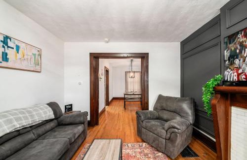 Brewery District House | The Cobblestone Townhouse - 2 BR -German Village