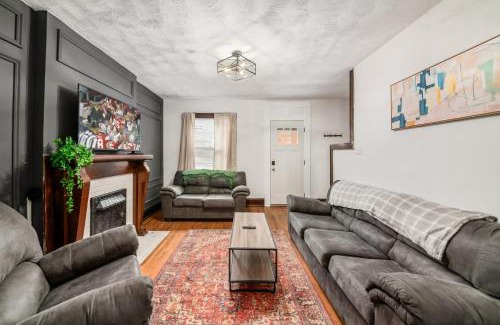 Brewery District House | The Cobblestone Townhouse - 2 BR -German Village