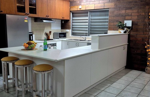 Coconut Grove House | The Coco Hut large tropical 5 bed home with pool