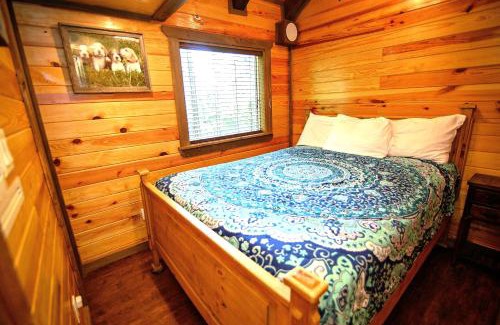 Murfreesboro House | The Codex - Parker Creek Bend Cabins