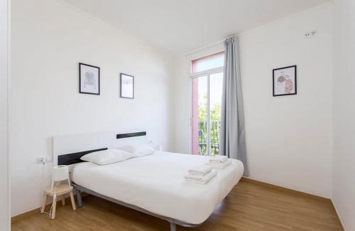 El Parc i la Llacuna del Poblenou Apartment | The Collection Barcelona - Sunny 3BD only for Families in Poblenou next to the sea!