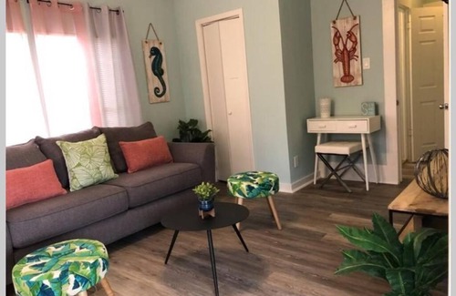 Baytown Apartment | The Comfi Coral - 2 Bed Apartment Home Studio B
