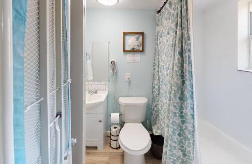 Baytown Apartment | The Comfi Coral - 2 Bed Apartment Home Studio B