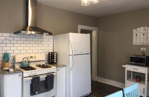 Baytown Apartment | The Comfi Coral - Large 1 Bedroom Studio A