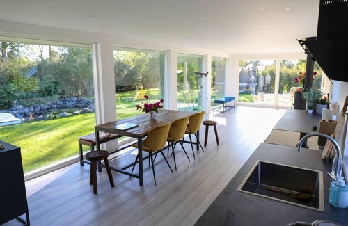 Holbaek Cottage | The comfort of this cottage merges with nature