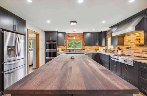 Buchanan House | The Compass Retreat near Clear Lake!