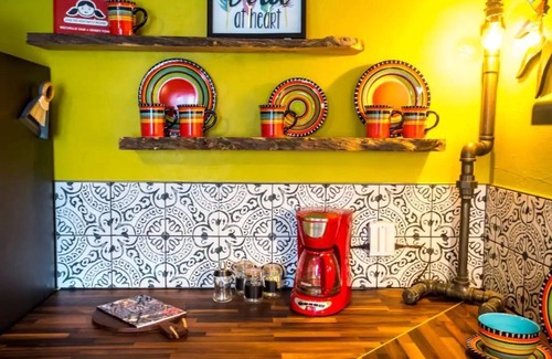 Amarillo House | The Compound *sleeps 11*great beds*pet friendly*