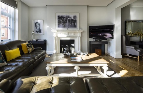City of Westminster Apartment | The Connaught Suite