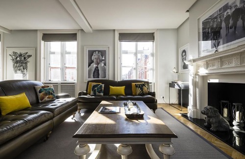City of Westminster Apartment | The Connaught Suite